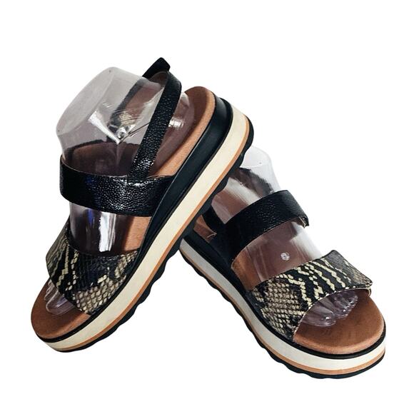 Wmns Vionic Brielle Ray Snakeskin Hook & Loop Sz 8 Black White Strappy Platform - Picture 1 of 8